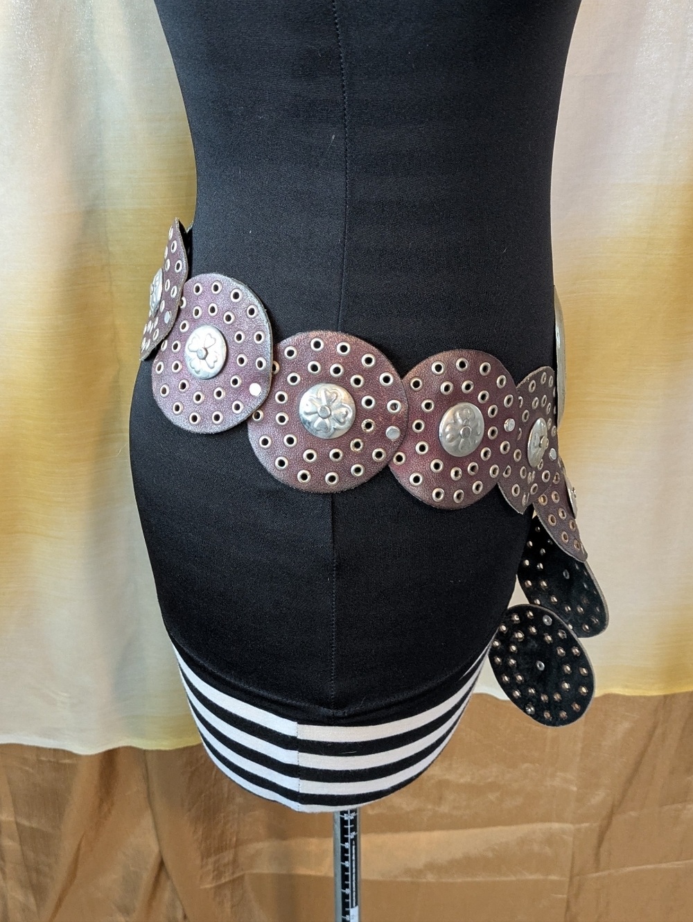 Faux Leather Circle Belt Adjustable - Picture 3 of 8